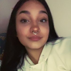 Meet your Posher, Reyna